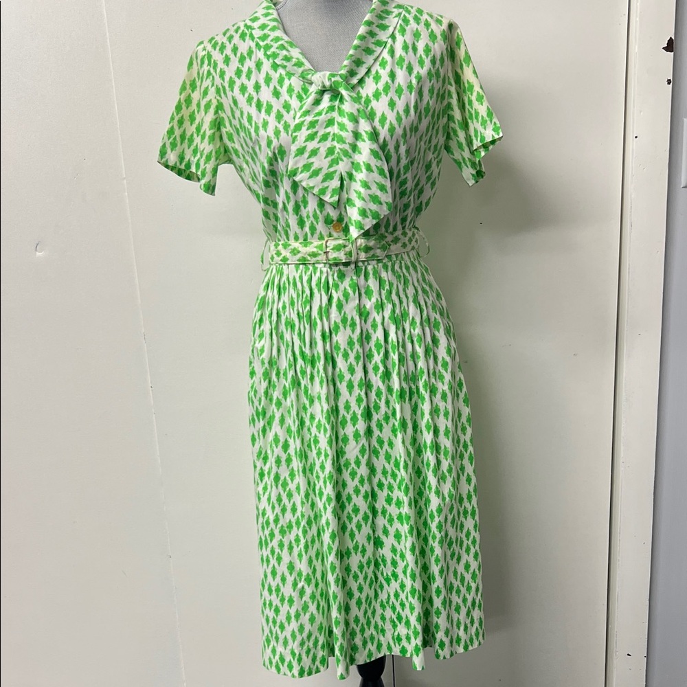Green Patterned Vintage Tie-Neck Midi Dress